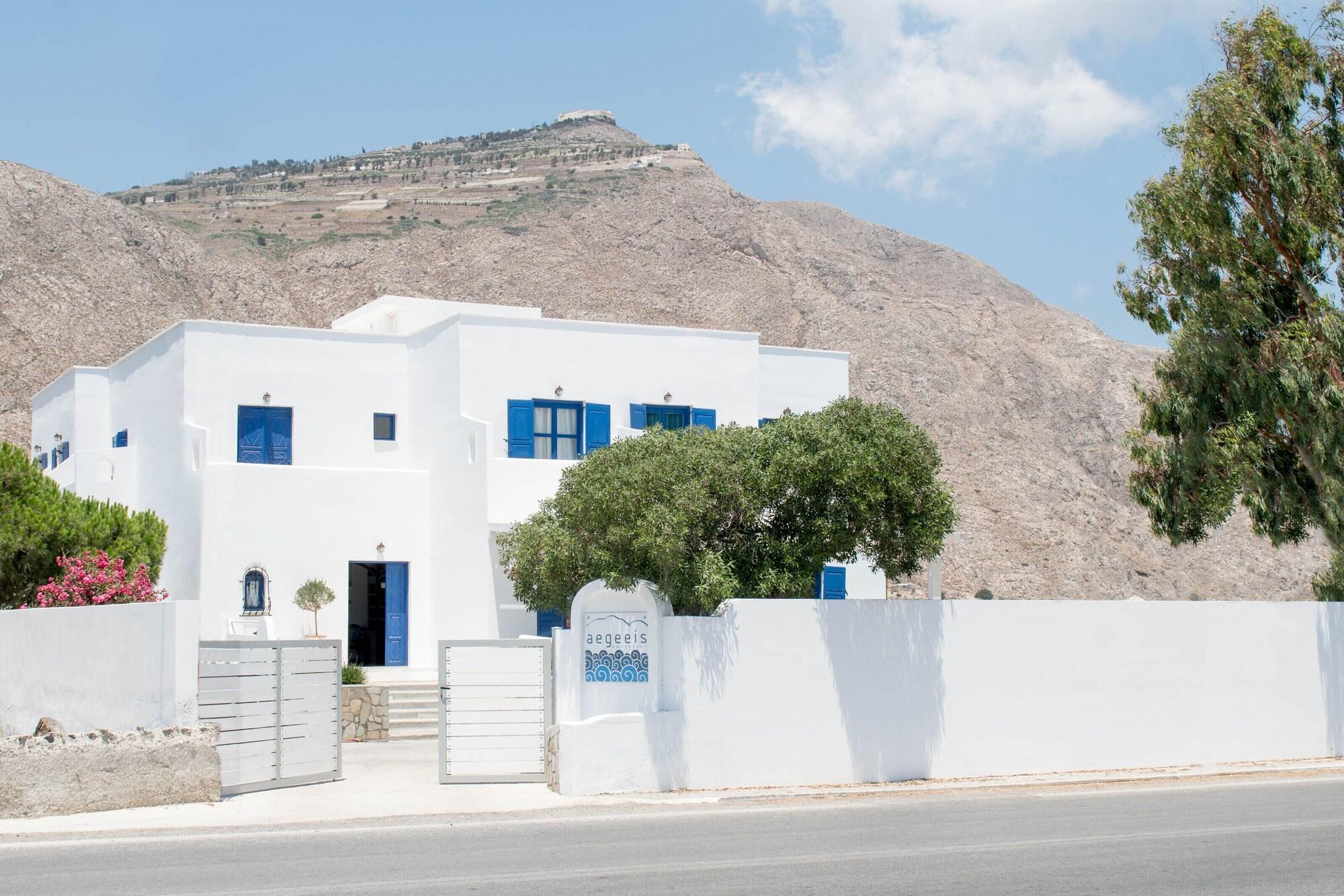 Aegeeis 2* Perissa (Santorini)